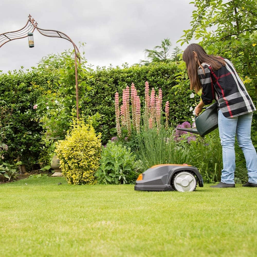 Yard Force Lawnmower Robot SA900ECO, Suitable for Lawns up to 900 m², Edge Cutting Function, Rain Sensor and Brushless Motor, 28 V, Black/Orange